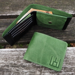 10 x 13 cm Lietuviška odinė piniginė su Gediminaičių stulpais, P13K4K  Žalia