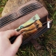 Lietuviška odinė didelė piniginė su Vyčiu PSOGP6K18U1 kakavinė. Didelės piniginės su Vyčiu