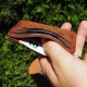Lietuviška ruda minimalistinė odinė kortelių piniginė su Vyčiu MP3K3