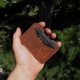 Lietuviška ruda minimalistinė odinė kortelių piniginė su Vyčiu MP3K3