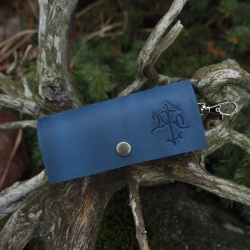 Odinė raktinė, Pagaminta Lietuvoje R1320 Su Vyčiu, Mėlynas odinis dėklas raktams