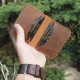 10,5 x 7,5 cm Lietuviška minimalistinė odinė piniginė su Vyčiu 10,5x7,5k4ps2 Tamsiai ruda