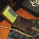 10 x 13 cm Lietuviška vyriška odinė piniginė su Vyčiu P13K7L1D Ruda vyriška odinė piniginė su Vyčiu