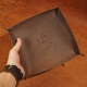 20 x 20 cm Lietuviškas odinis padėkliukas raktams su Vyčio įspaudu, pinigams, odinė dėžutė raktams pinigams
