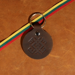 4,5 x 4,5 cm Perkūnas - Odinis raktų pakabukas su Perkūno spaudu OP5