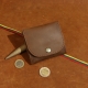 8,5 x 9 cm MP1, Dėžutės tipo Centinė, Monetų piniginė - Lietuviška rankų darbo crazy horse odos centinė, monetų piniginė