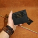 10,5 x 9 cm K9ZS1 Odos Guru Lietuviška maža rankų natūralios vaškuotos crazy horse odos darbo piniginė su Vyčiu