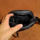 20 x 16 cm - Odos Guru Lietuviška rankų darbo vyriška odinė rankinė per petį - Natūralios odos juoda vyriška rankinė per petį