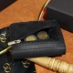 10,5 × 9 cm Odos Guru Lietuviška Triguba moderni odinė piniginė su RFID iššokančių kortelių dėklu VMAIKP1